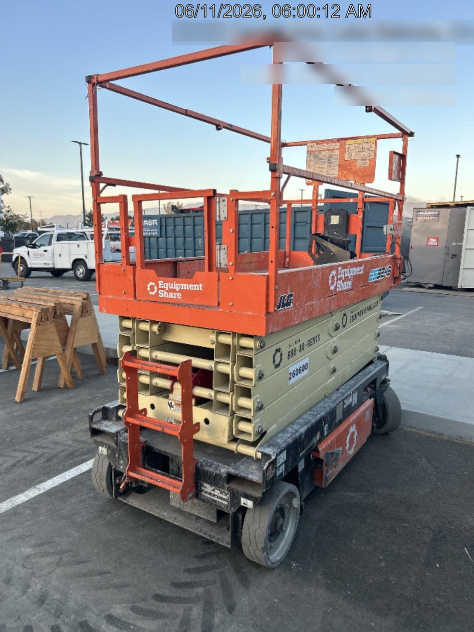 2022 JLG ES3246