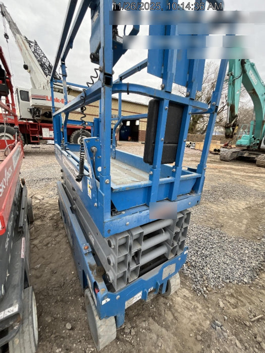 2019 Genie GS-2632 Folding rails with half height swing gate