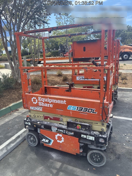 2022 JLG ES1330L