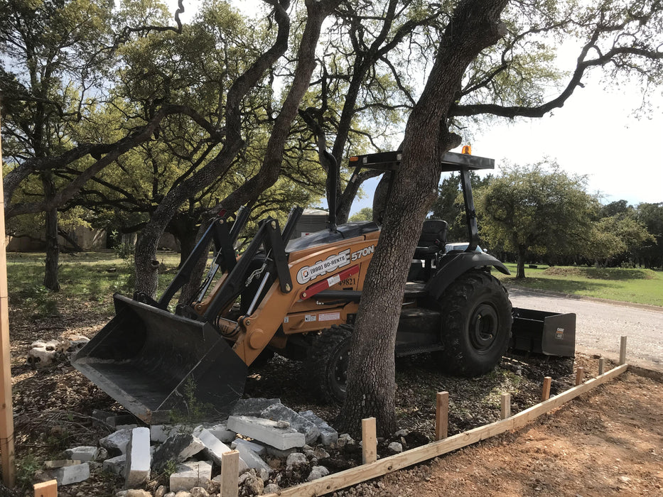 2019 Case 570N EP Canopy, 4WD, GP Front Bucket, Dual Tilt Cylinder, 84" Box Blade w/ Scarifier, Wheel Weights, Beacon