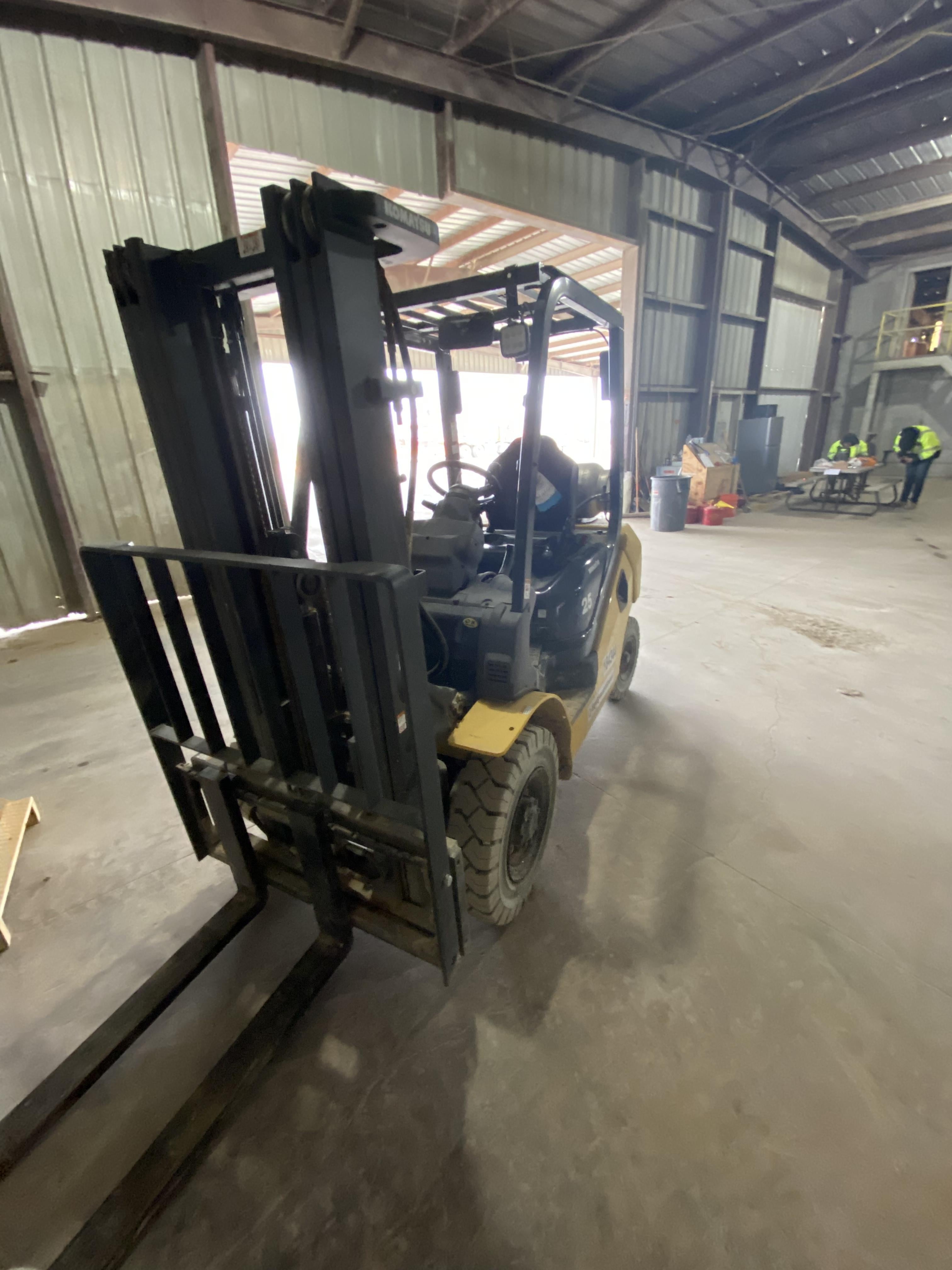 2021 KOMATSU FG25T-16