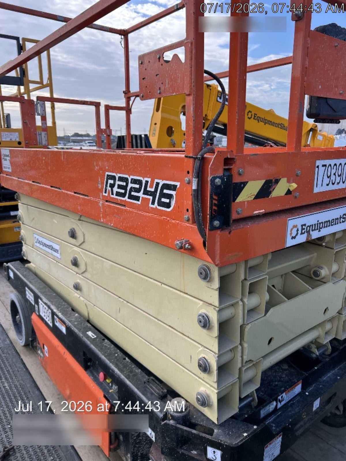 2021 JLG R3246