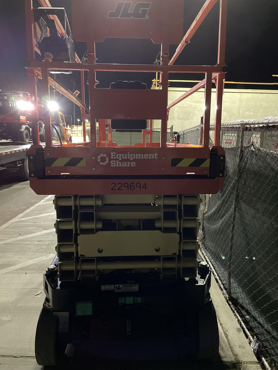 2022 JLG ES3246