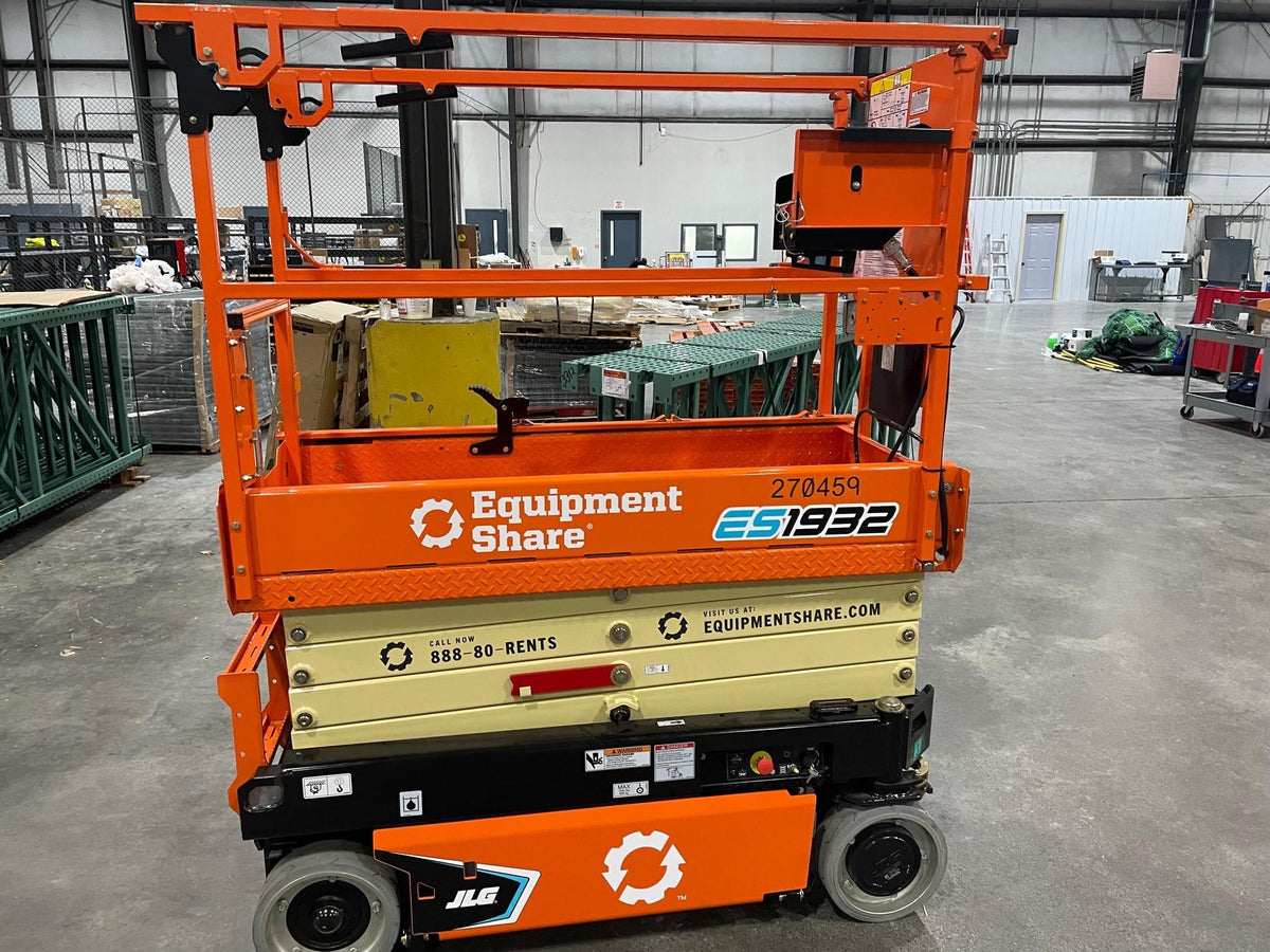 2022 JLG ES1932