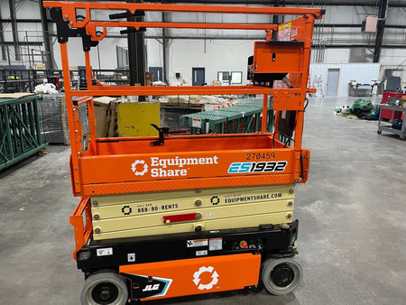 2022 JLG ES1932