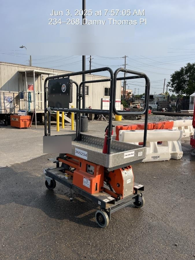 2023 JLG 1030P