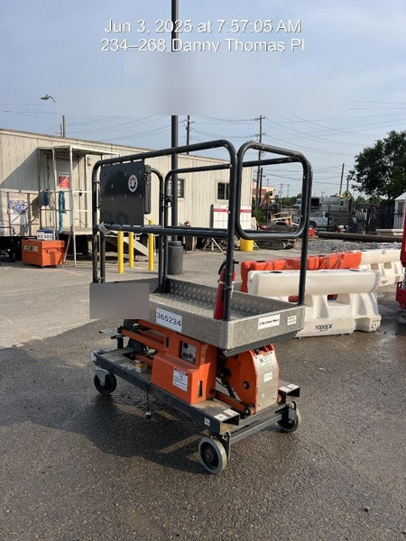 2023 JLG 1030P