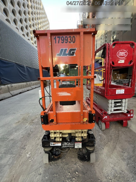 2021 JLG ES1330L