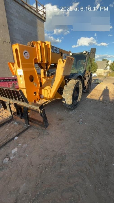 2018 JCB 510-56 JCB 510-56 Telehandler 74 HP w/CAB/HVAC, Beacon, Worklights, Aux Hydraulics, Solid Tires, 60" Carriage/Forks