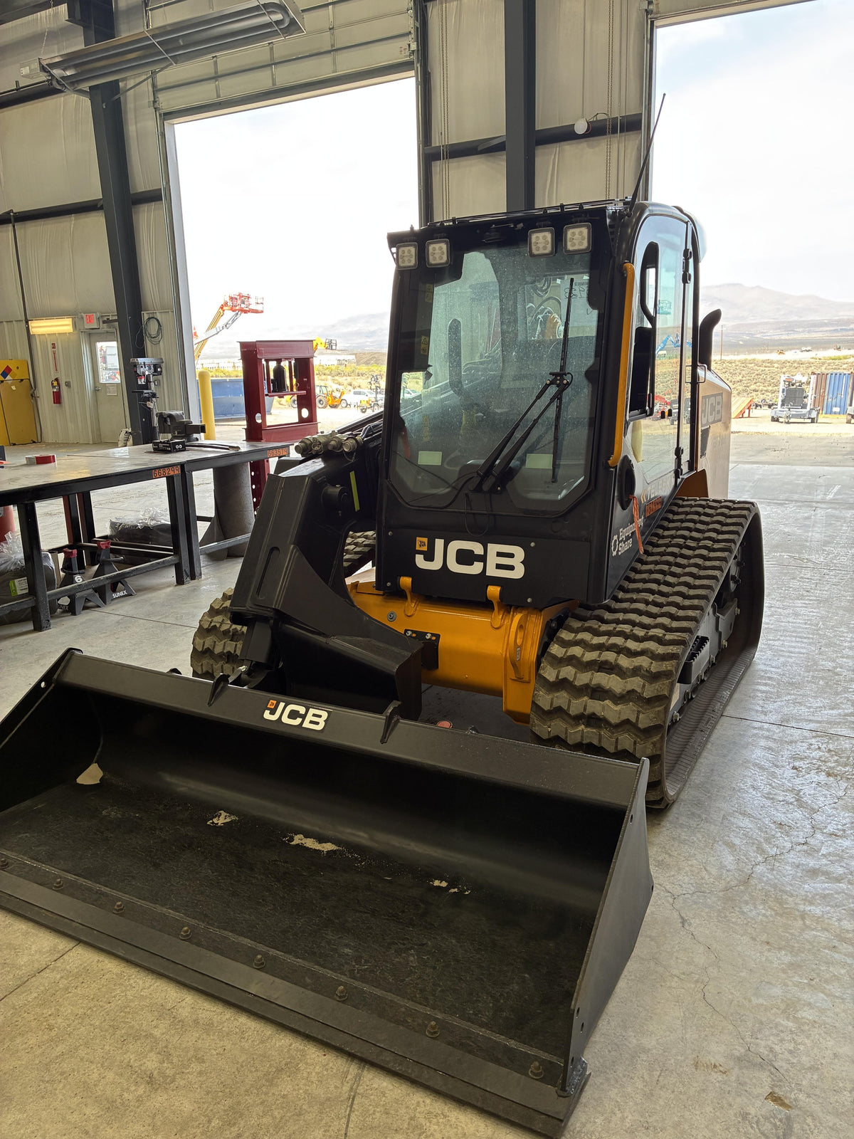 2026 JCB 3TS-8T