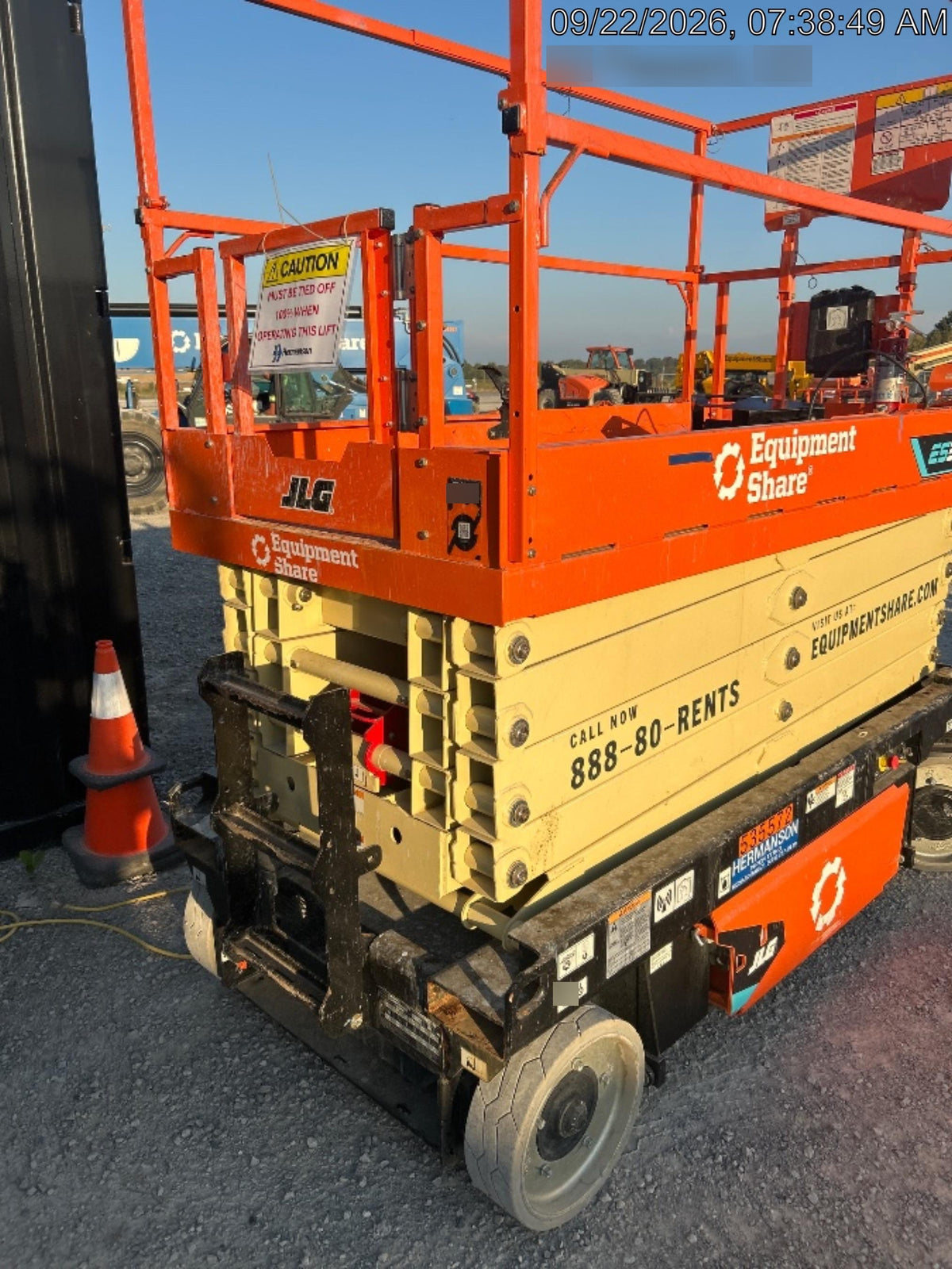 2025 JLG ES3246