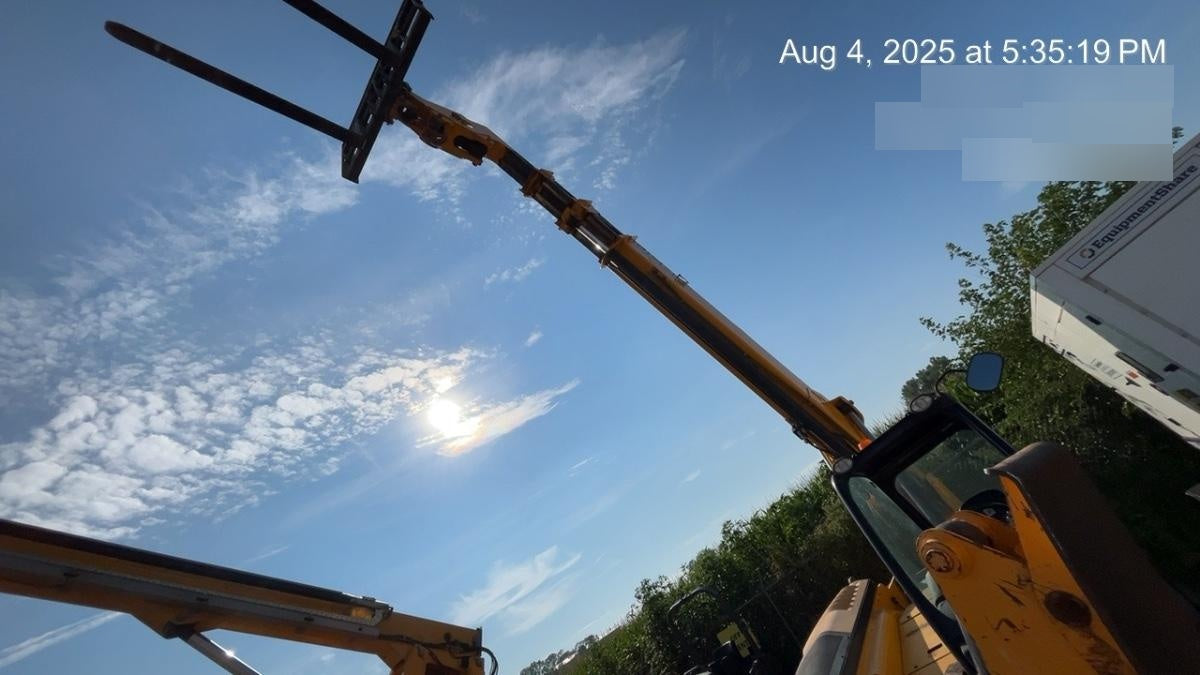 2019 JCB 512-56 Canopy, 109 HP, Solid Tires, STD Worklight, Beacon, Aux Hydraulics, Lifting Eye, Back up Alarm 66" Carriage/60" Forks