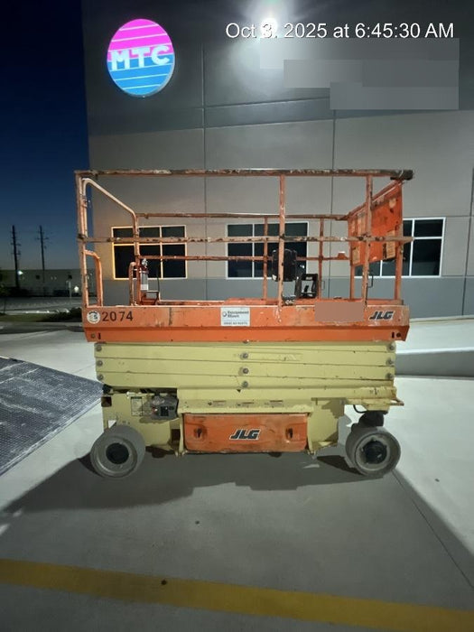 2016 JLG 3246ES
