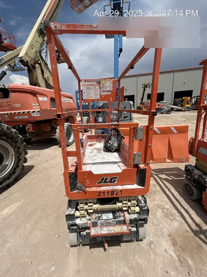 2022 JLG ES1330L
