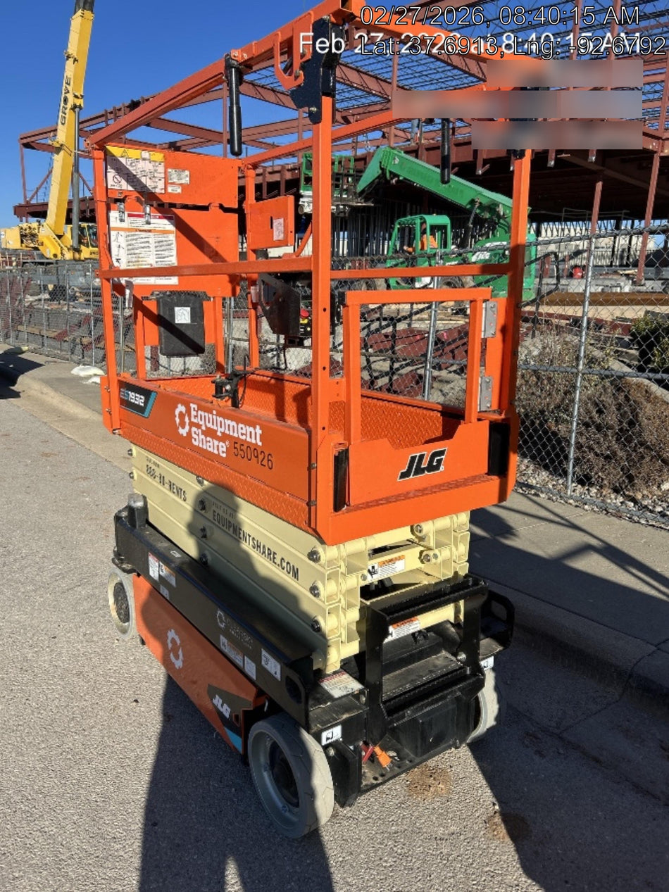 2025 JLG ES1932
