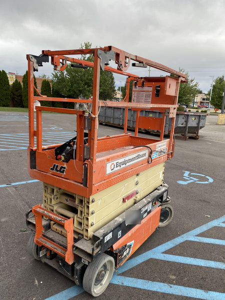 2021 JLG ES1932