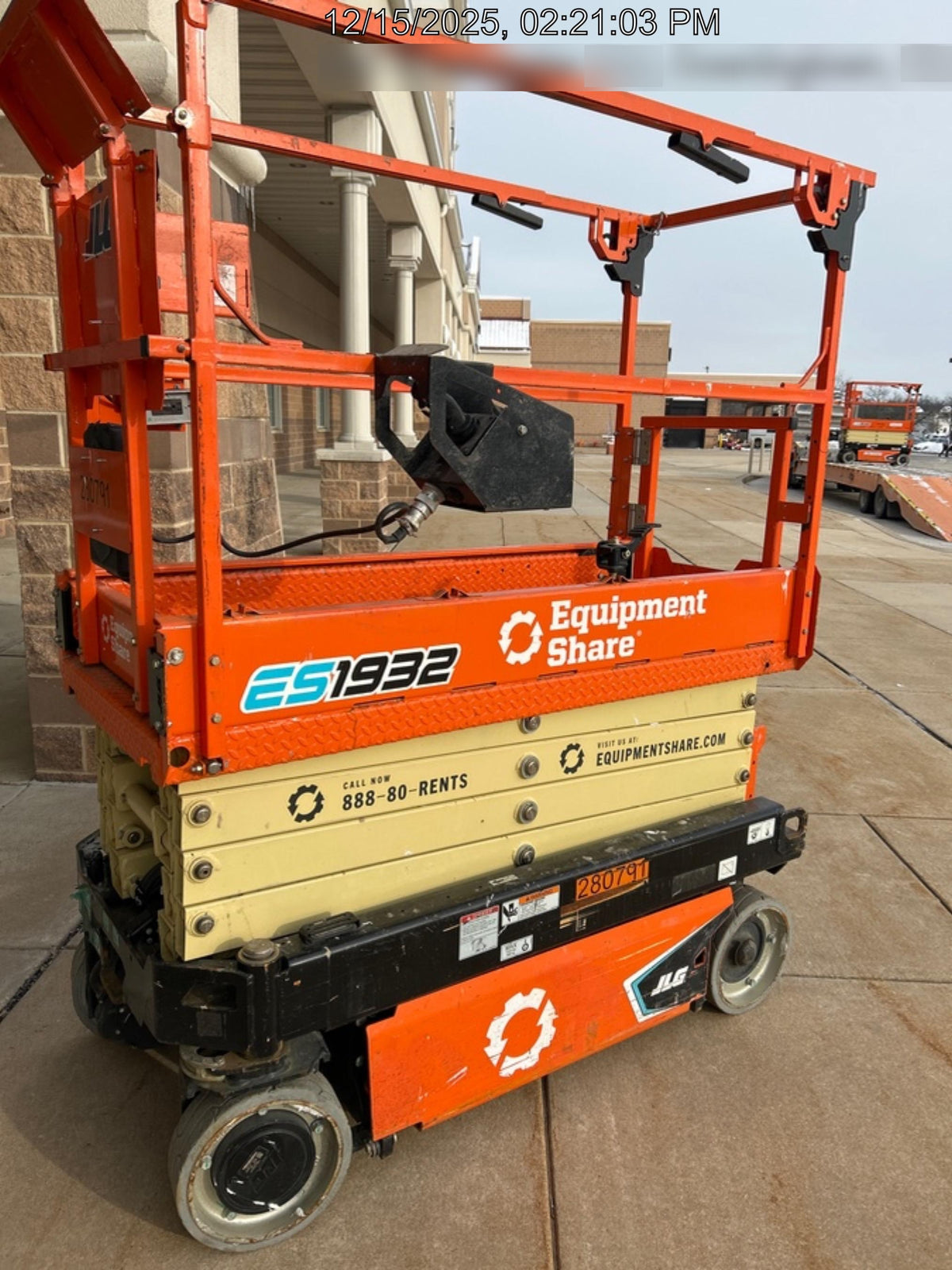 2022 JLG ES1932