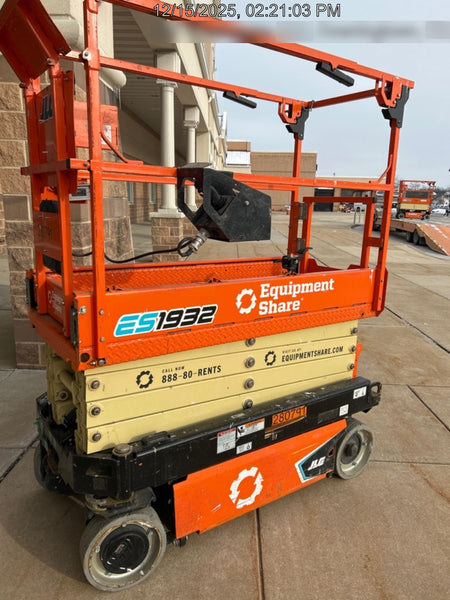 2022 JLG ES1932