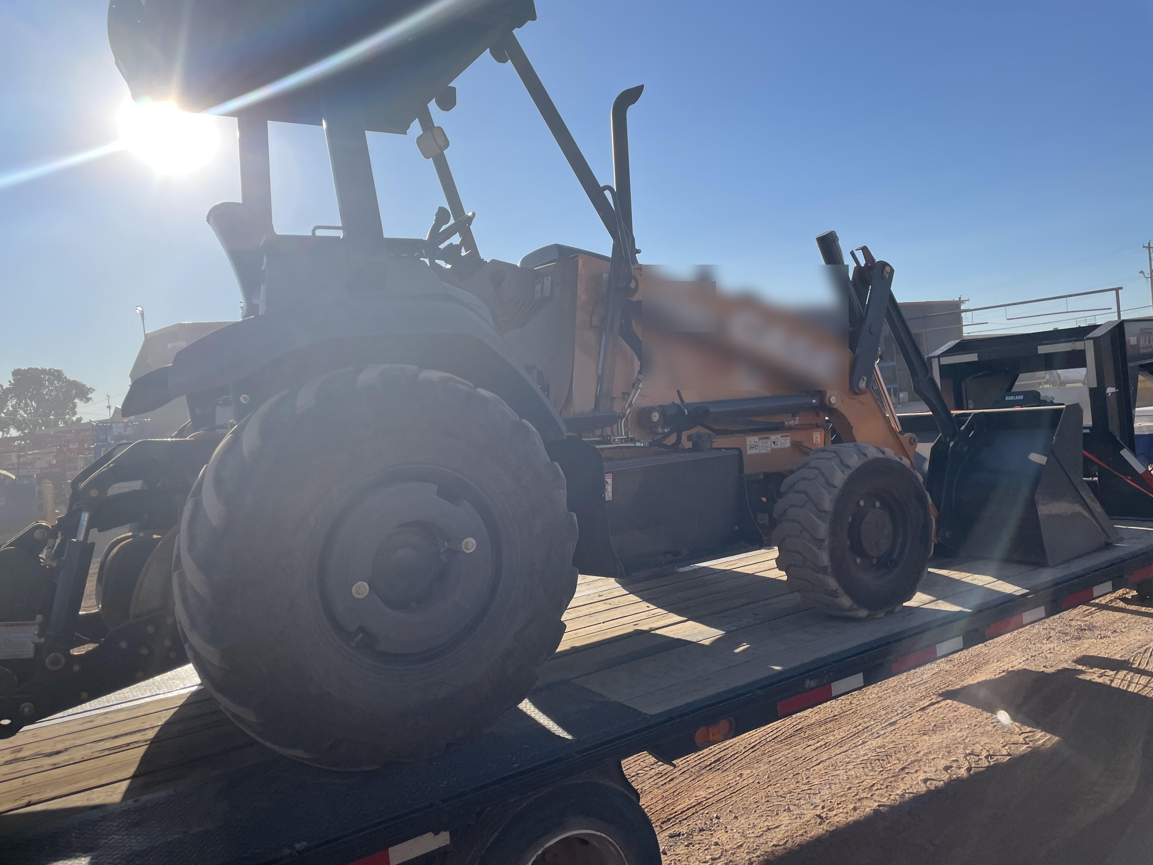 2022 CASE 570N EP