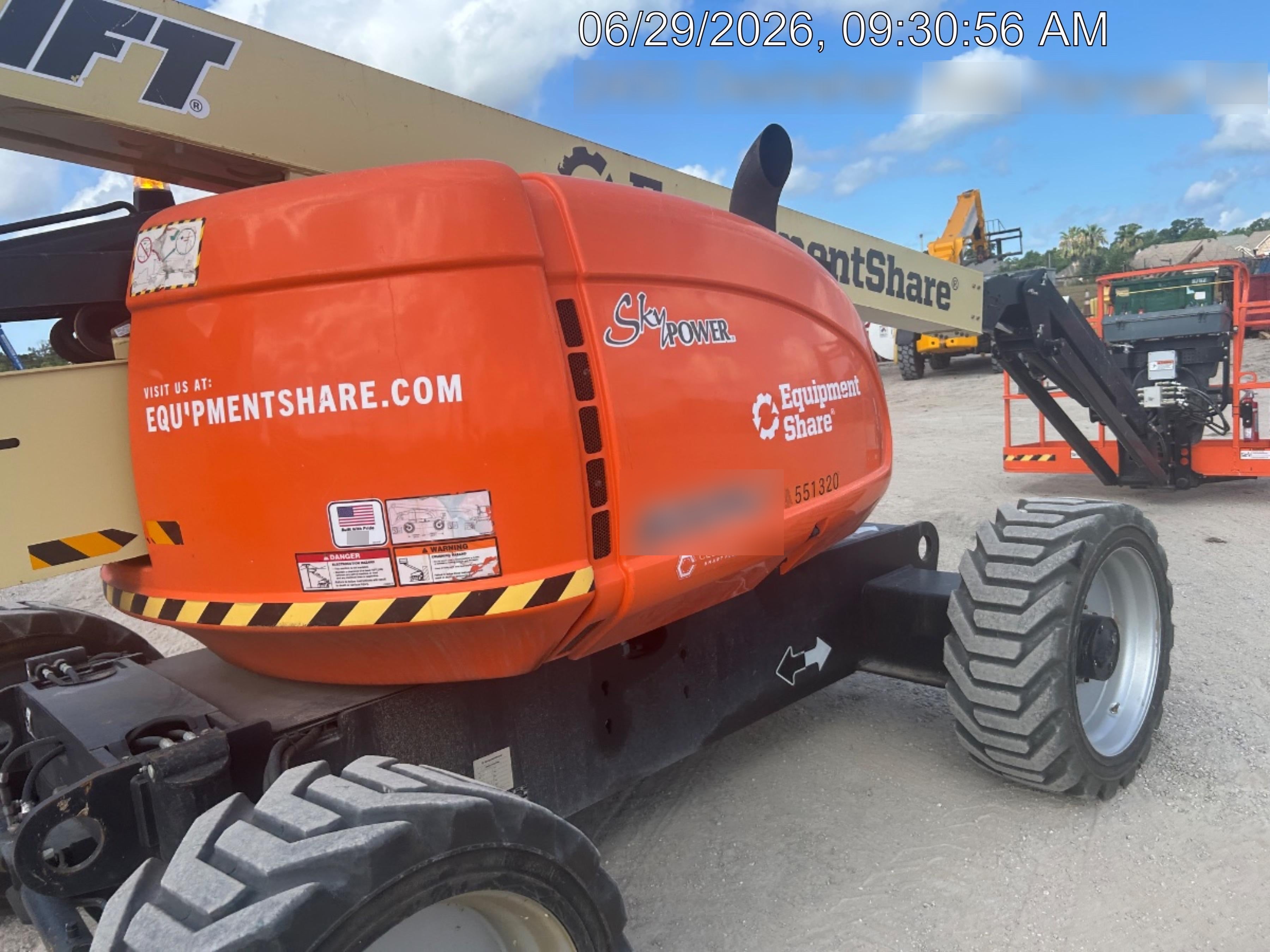2025 JLG 600AJ