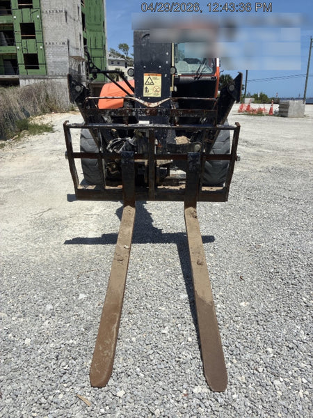 2022 JLG 1075