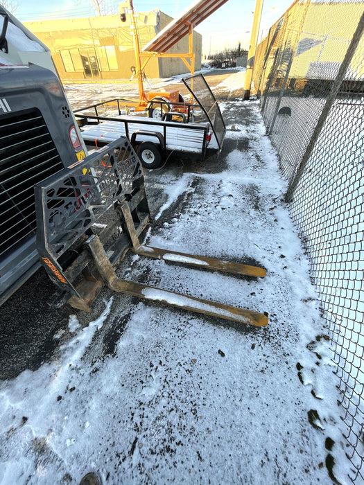 2022 PALADIN 48" Pallet Forks - Paladin