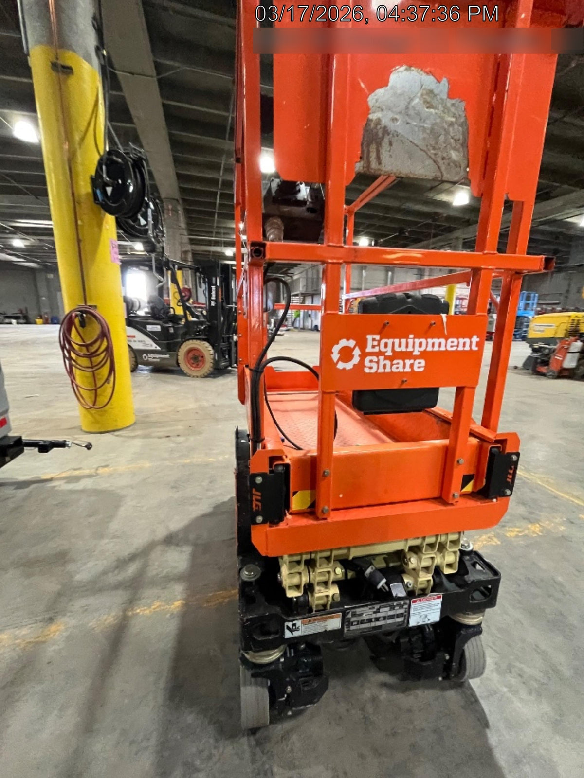 2022 JLG ES1330L