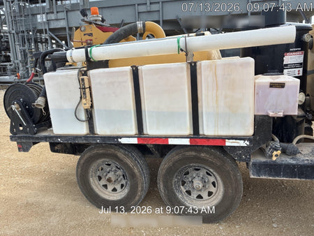 2021 Vac-Tron LP573XDT T4 Koehler Diesel Engine, 500 Gallon Debris Tank, x2 100 Gallon Water Tanks