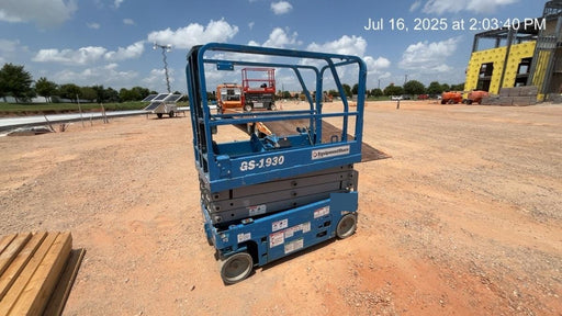 2019 Genie GS-1930 Fixed rails with chain Entry