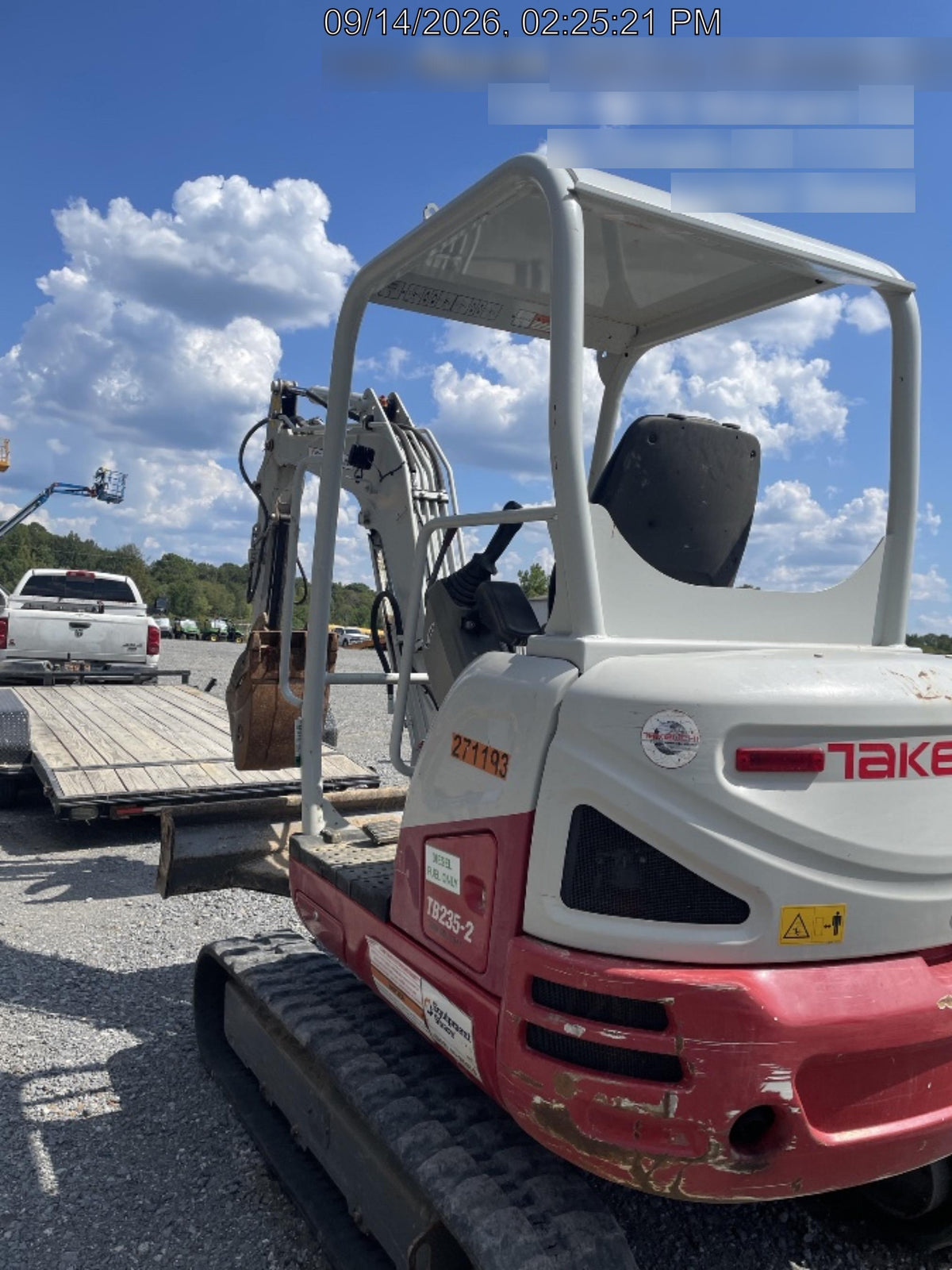 2022 TAKEUCHI TB235-2R