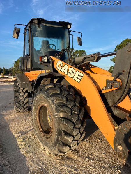 2018 Case 721G CLOSED CAB, 1 FUNCTION, JRB 416 STYLE HYD COUPLER