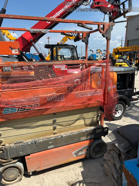 2022 JLG ES1932