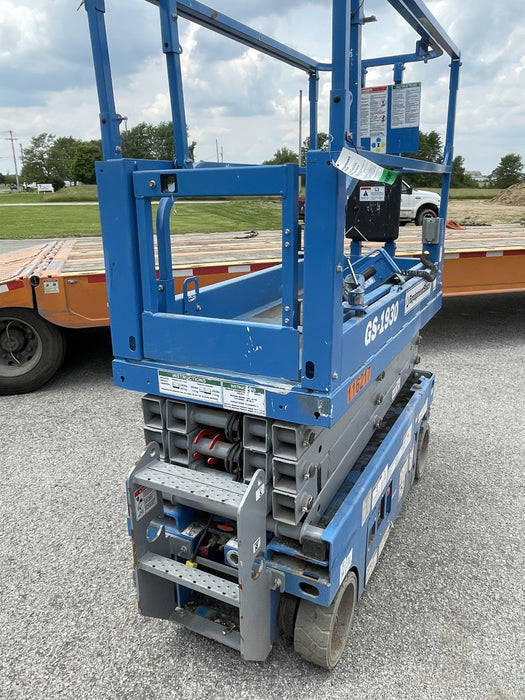 2020 Genie GS-1930 Solid Non Marking Tires, Beacon, Folding rails with half height swing gate
