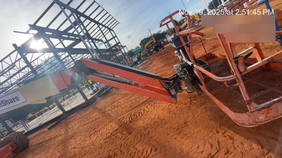 2021 JLG 860SJ