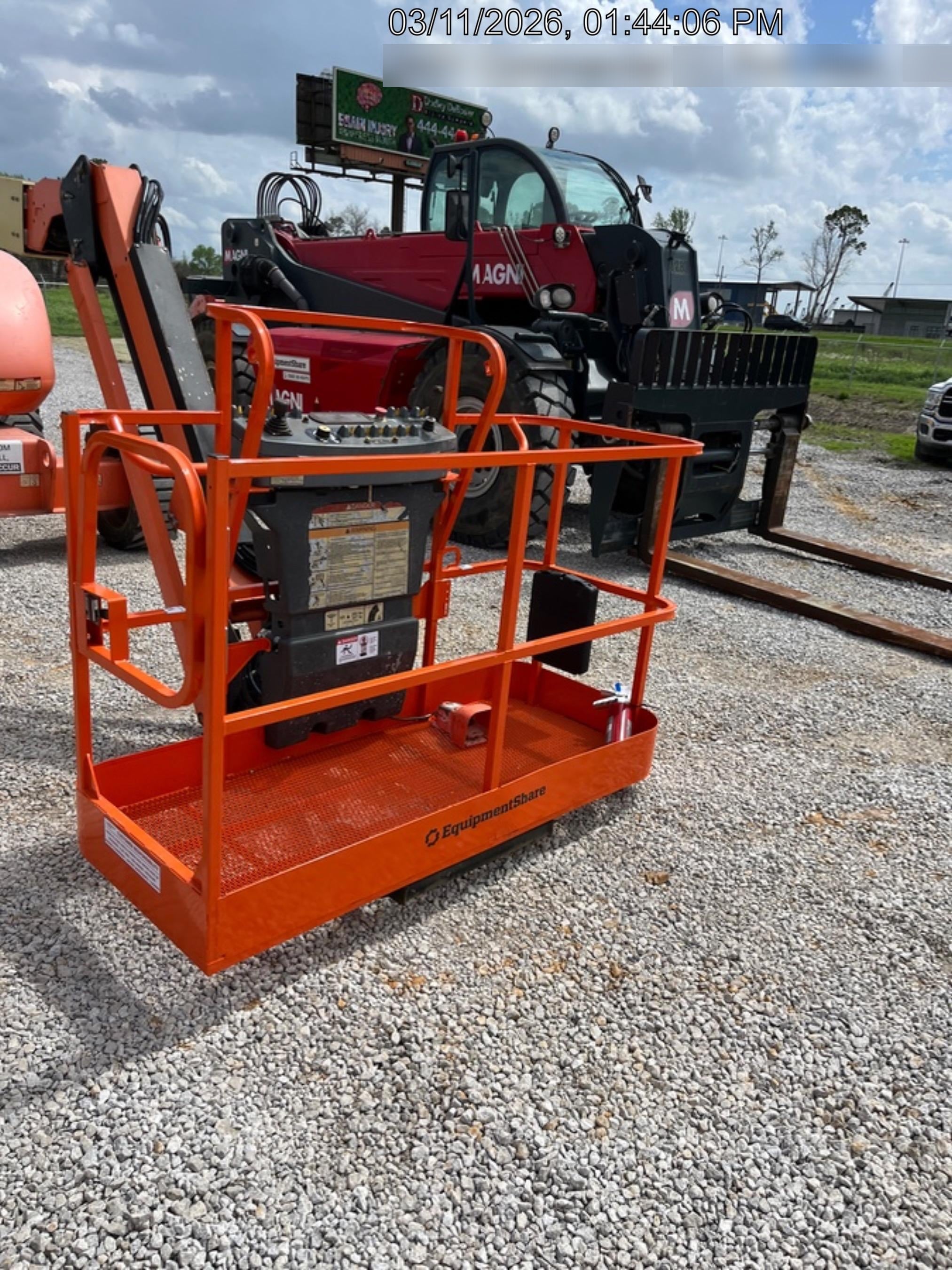 2019 JLG 600AJ