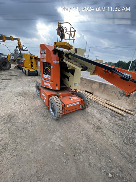 2022 JLG E300AJP