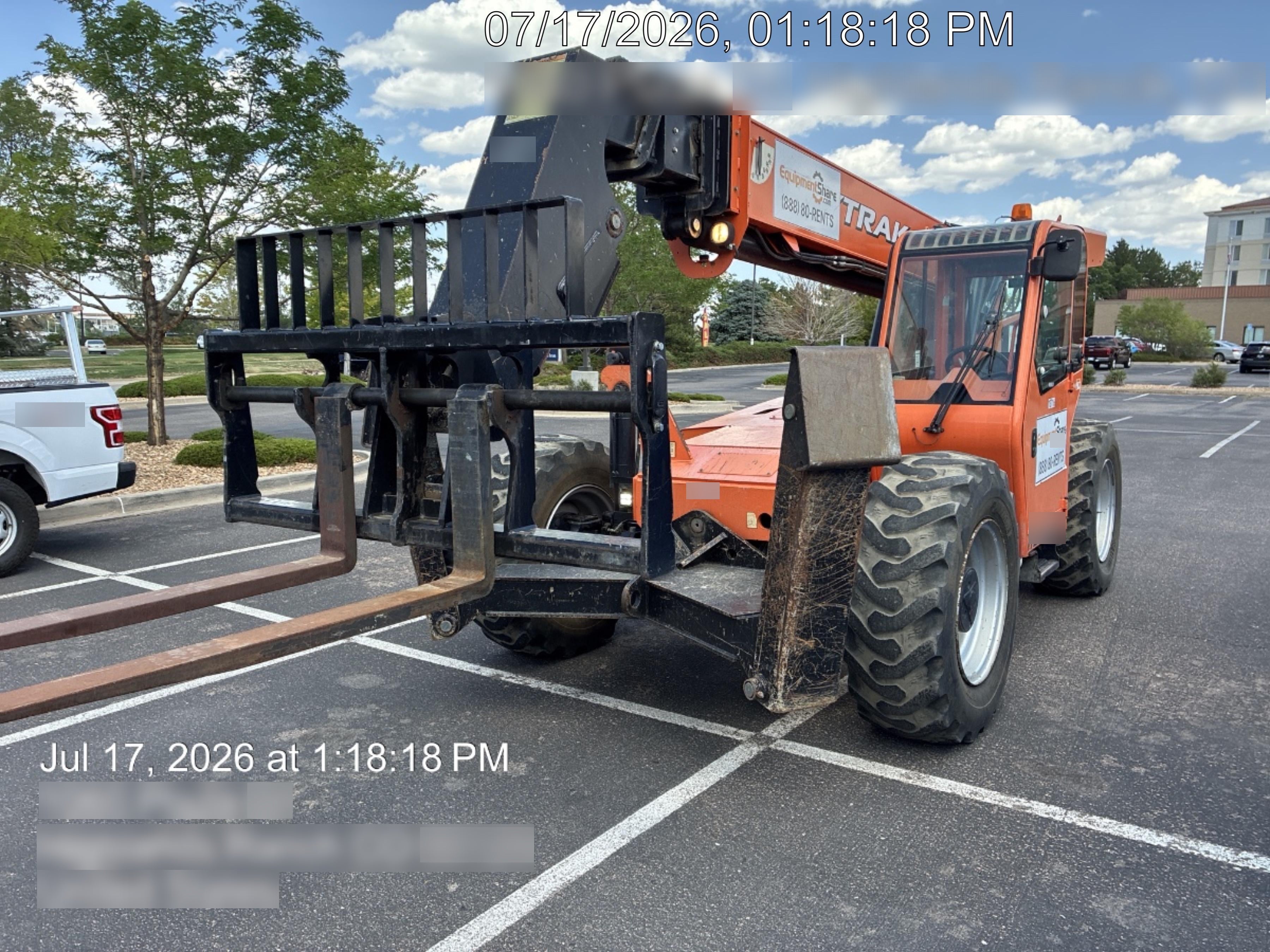 2018 Skytrak 10054 JLG Skytrak 10054, Solid Tires (shipping-Boss), CAB, Beacon and Work Light Package