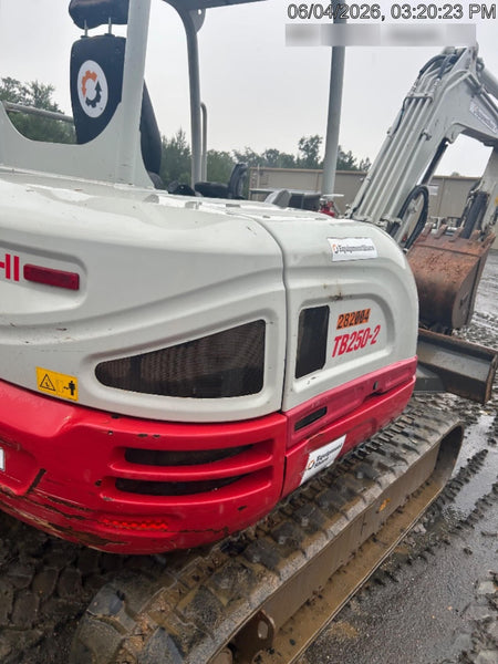 2022 TAKEUCHI TB250-2R