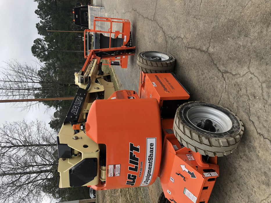 2018 JLG E450AJ