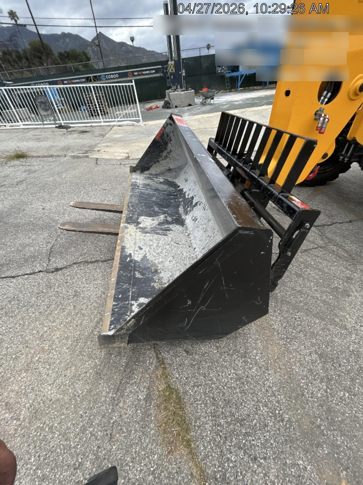 2025 JLG 1001100823