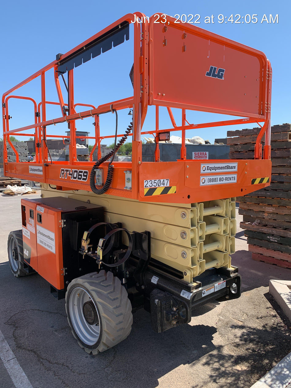 2022 JLG RT4069