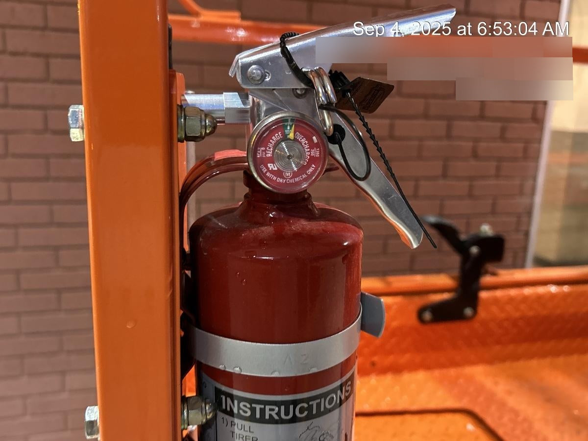 2025 JLG ES1932