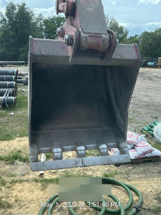 2017 CASE 36" Bucket - Case