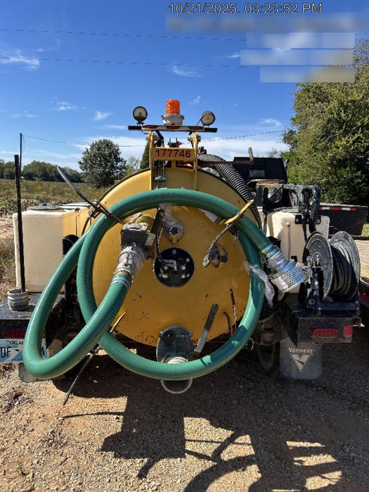 2021 VAC-TRON LP573XDT