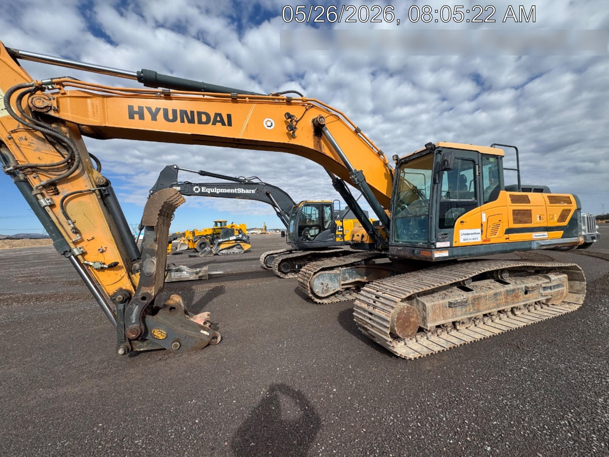 2017 HYUNDAI HX330L