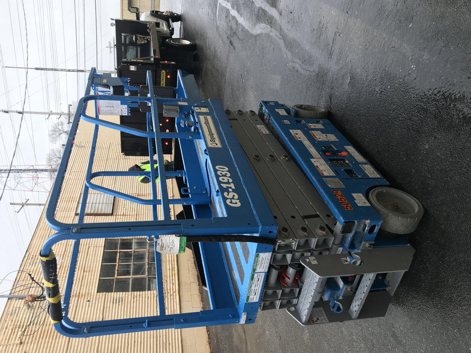 2019 Genie GS-1930 Fixed Rails with Chain Entry