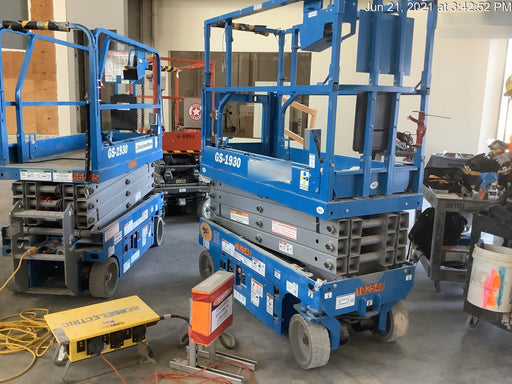 2020 Genie GS-1930 Solid Non Marking Tires, Beacon, Folding rails with half height swing gate, 800W Inverter