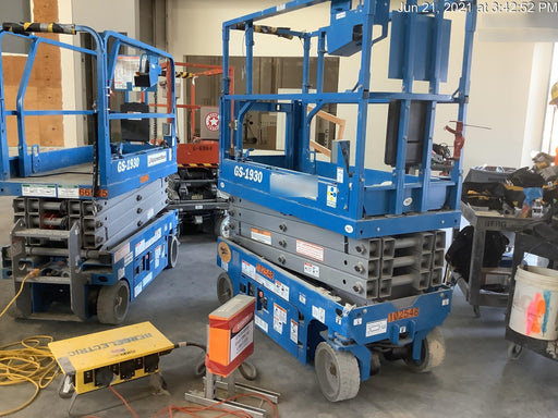 2020 Genie GS-1930 Solid Non Marking Tires, Beacon, Folding rails with half height swing gate, 800W Inverter