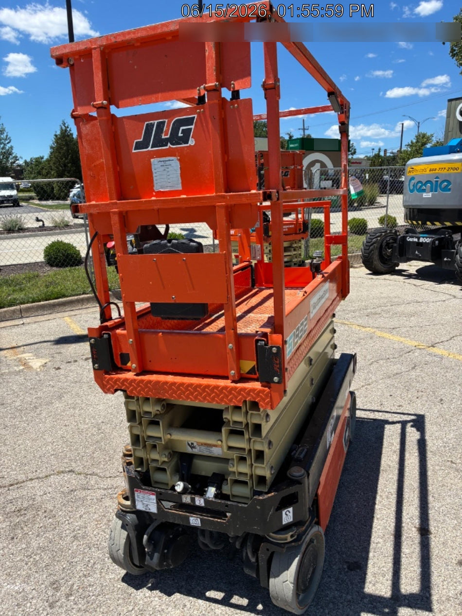 2021 JLG ES1932