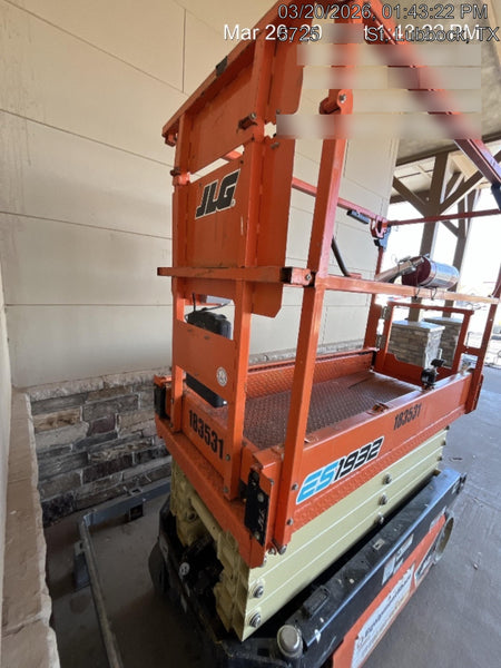 2021 JLG ES1932